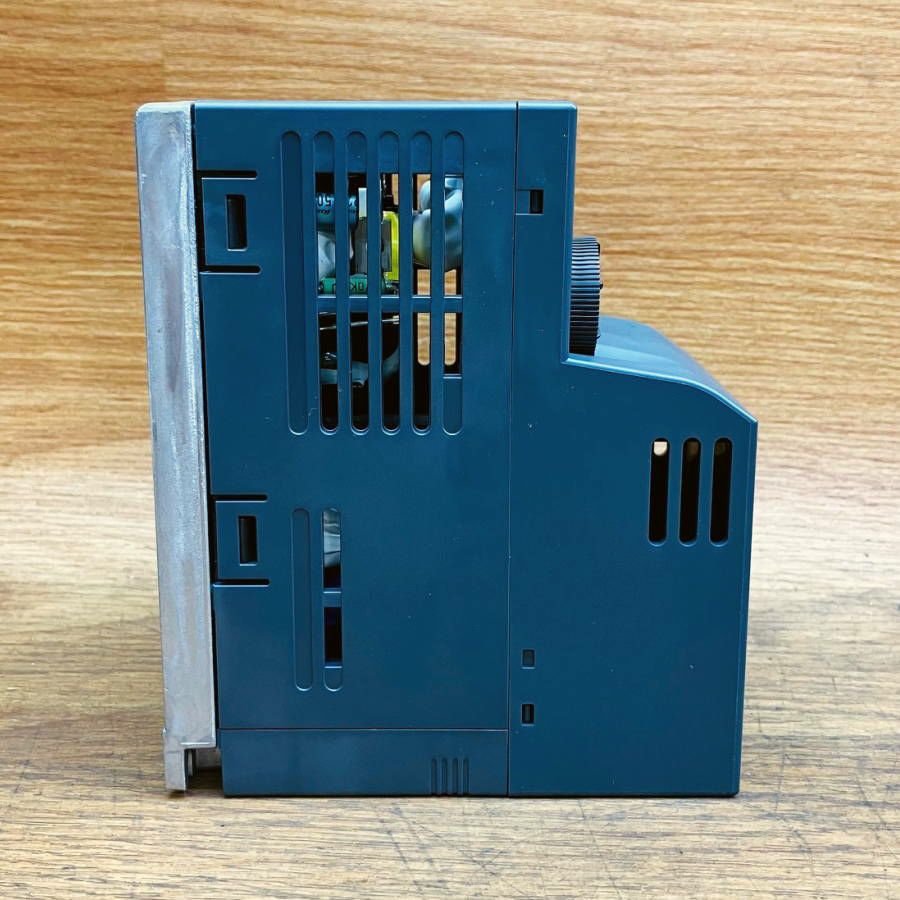 MITSUBISHI ELECTRIC/三菱電機 FR-E720-0.1KSC-GF01 0.1kW インバータ