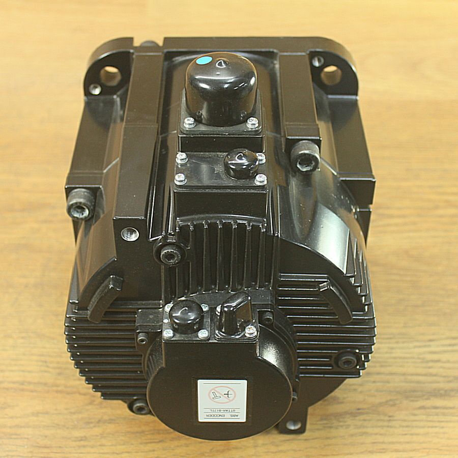 MR-YSKW03 安川電機製サーボモータ SGMMJ-A3C2A21-E MR-YSKW03 安川電機製サーボモータ SGMMJ-A3C2A21-E 【公式通販】
