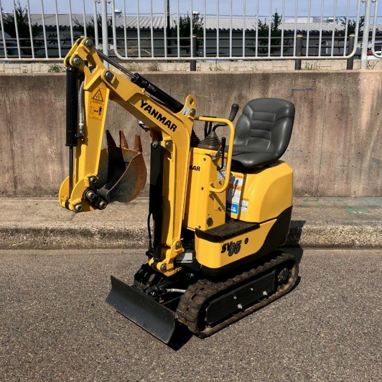 【V-0007】ヤンマー　SV05-B　ミニ油圧ショベル　ユンボ　バックホー　1tクラス　アワーメーター40h　スペアキー付 ヤンマー SV05-B ミニユンボ（ミニ油圧ショベル）~1t 中古重機・建機