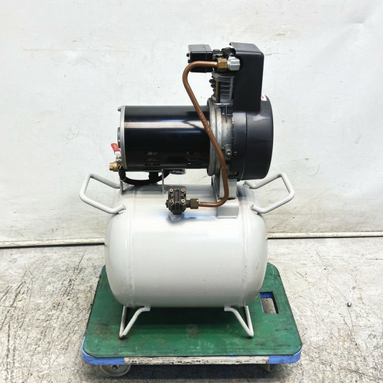アネスト岩田 TFP04B-10M 三相200V 1/2馬力 レシプロコンプレッサー