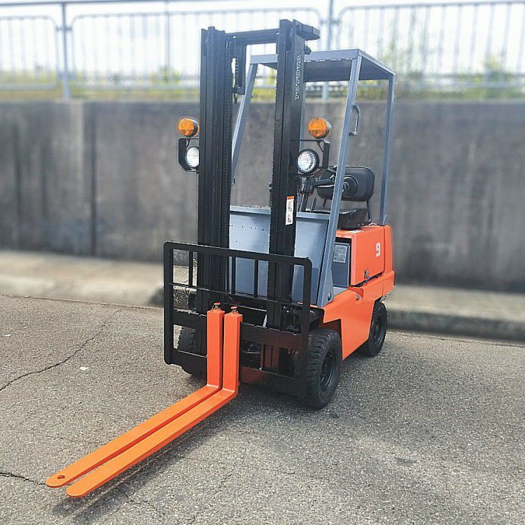 配送は要相談］TOYOTA /豊田自動織機 40-2FGL9 フォークリフト 900kg