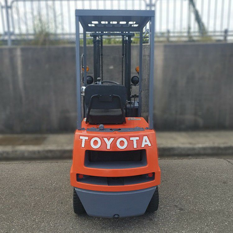 配送は要相談］TOYOTA /豊田自動織機 40-2FGL9 フォークリフト 900kg 