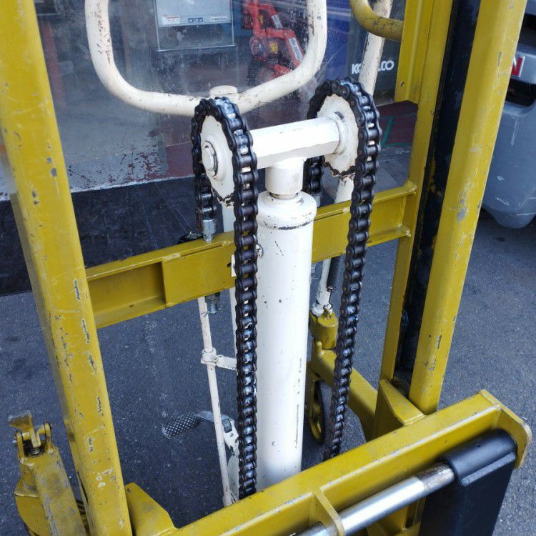 引取限定］ニチユ/日本輸送機 SLH80-10-150 800kg トラバーリフト