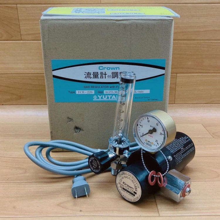 Crown/ユタカ FCR-226 MAGガス用流量計付ヒーター内蔵二段式圧力調整器