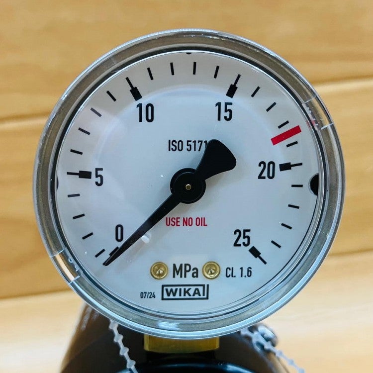 Crown/ユタカ FCR-226 MAGガス用流量計付ヒーター内蔵二段式圧力調整器