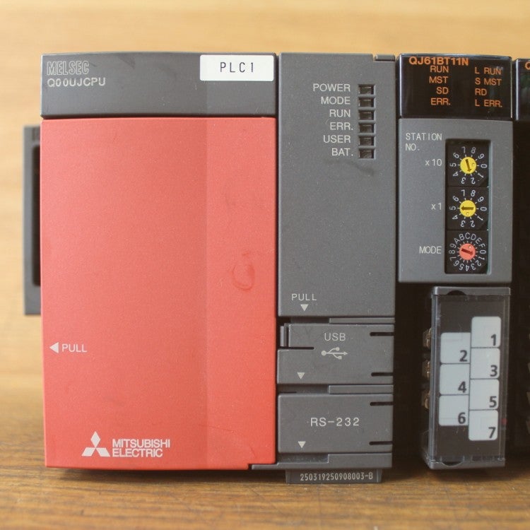 三菱電機 Q00UJCPU/QJ61BT11N/Q64AD/QX42/QY42P CPUユニットセット