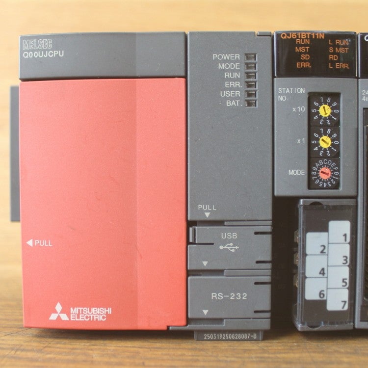 三菱シーケンサーQ61P Q02UCPU QY41P　QX41ケーブル付き 三菱 Q00UJCPU/QJ61BT11N/QX42/QY41P/QY40P CPUユニットセット MELSEC