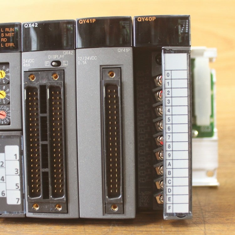 三菱 Q00UJCPU/QJ61BT11N/QX42/QY41P//QY40P CPUユニットセット MELSEC