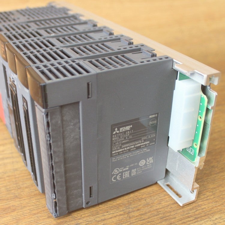 三菱 Q00UJCPU/QJ61BT11N/QX42/QY41P/QY40P CPUユニットセット MELSEC