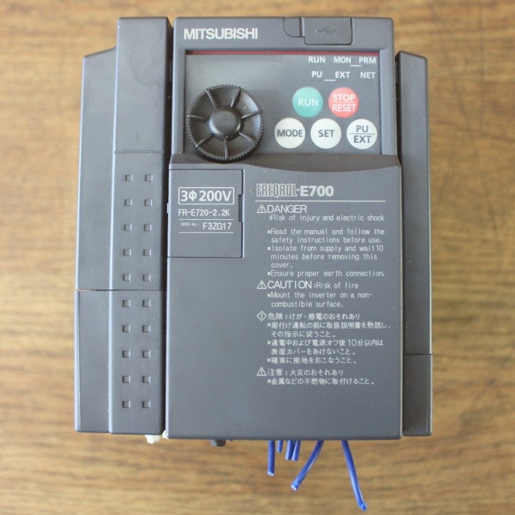 三菱 FR-E720-2.2K インバータ FREQROL-E700シリーズ 3相200V 2013年製