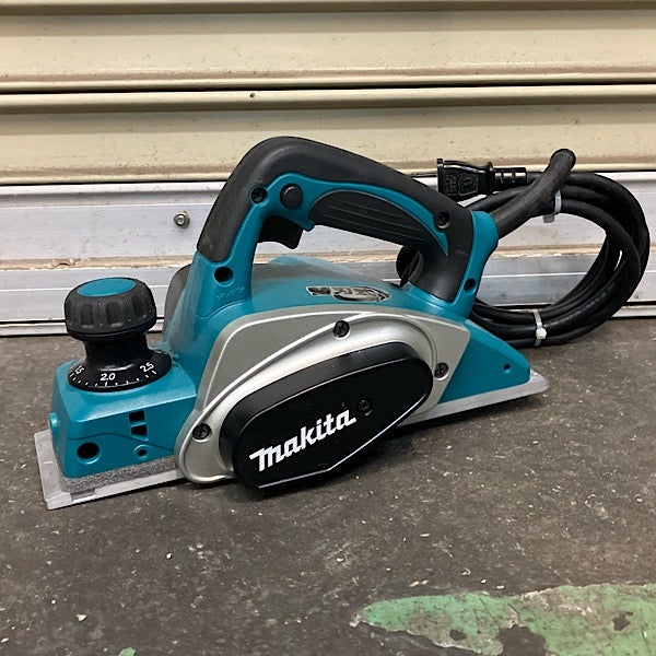 Makita/マキタ 82mm 電気カンナ KP0800A 替刃式 単相100V | 機械工具の Makita/マキタ 82mm 電気カンナ KP0800A 替刃式 単相100V | 機械工具の