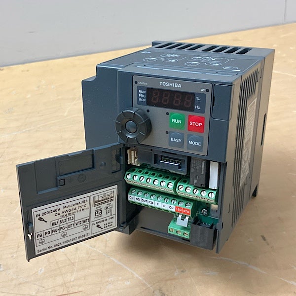 TOSHIBA/東芝 インバータ VFS15-2015PM 三相 200V 1.5kW TOSVERT VF
