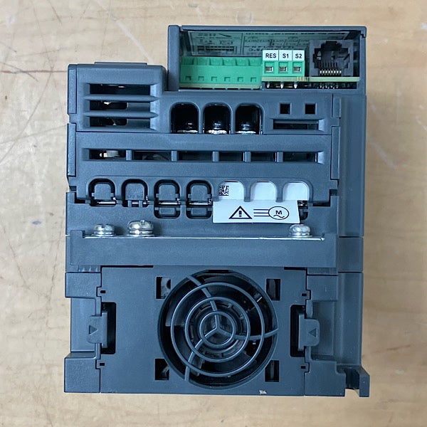 TOSHIBA/東芝 インバータ VFS15-2015PM 三相 200V 1.5kW TOSVERT VF