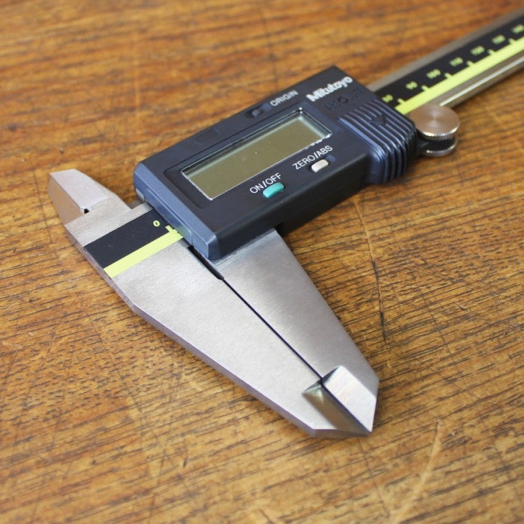 Mitutoyo/ミツトヨ CD-30C(500-153) デジタルノギス 0～300mm 最小表示