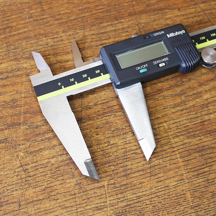 Mitutoyo/ミツトヨ CD-30C(500-153) デジタルノギス 0～300mm 最小表示
