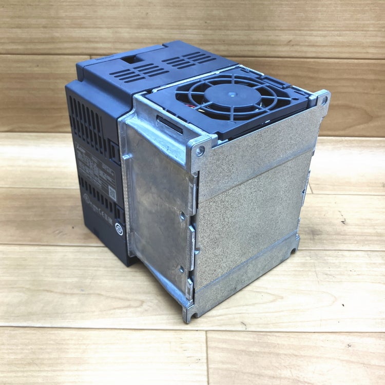 MITSUBISHI/三菱電機 FR-E720-2.2K インバータ FREQROL-E700シリーズ 3
